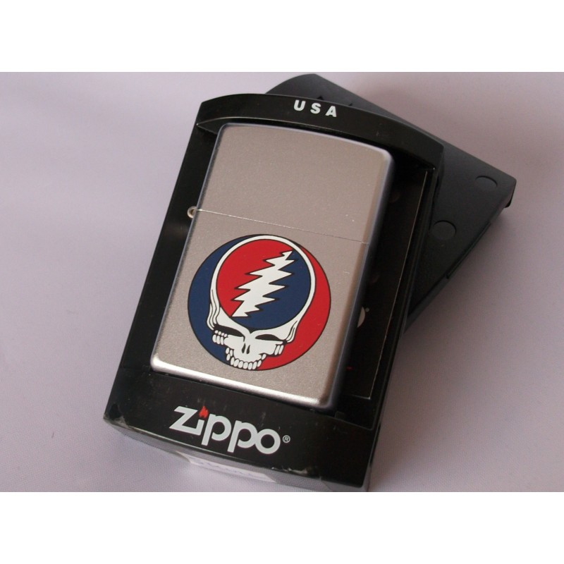 Mechero  de gasolina  Zippo Skull. Nuevo en caja para regalo.