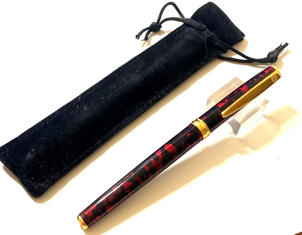 Pluma Estilografica Inoxcrom Paris Sunset Roja marmolizada. Nueva