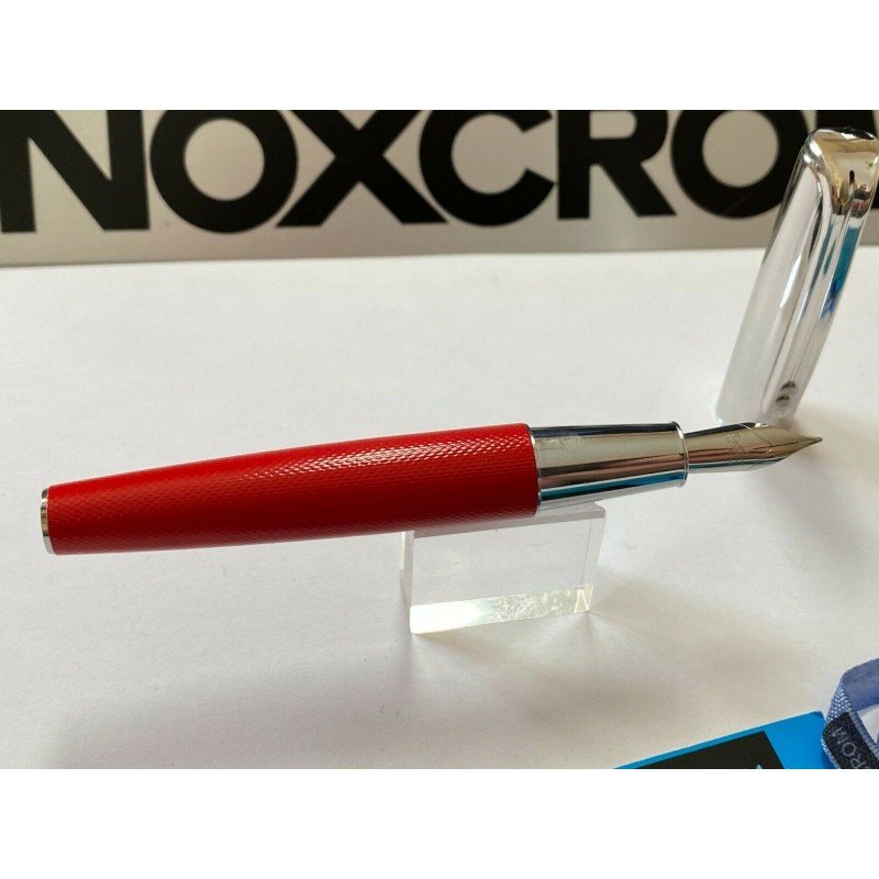 Pluma Inoxcrom Mini Naked roja - cromo . Nueva a estrenar.