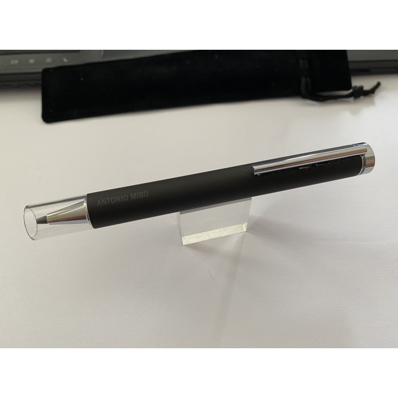 1 Portaminas Inoxcrom Antonio Miro. color negro-chocolate. Nuevo