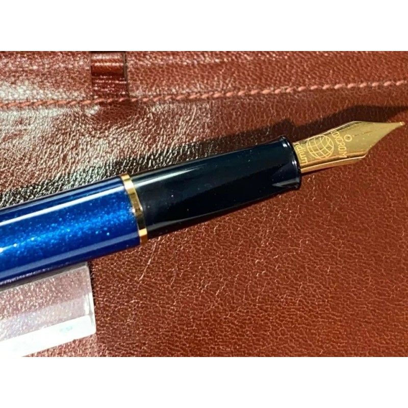 Pluma Inoxcrom  Paris Blu star Gt. Nueva en funda terciopelo Negro.