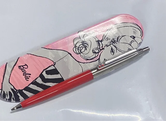 Portaminas Inoxcrom 55 coral  + funda barbie . Nuevo .