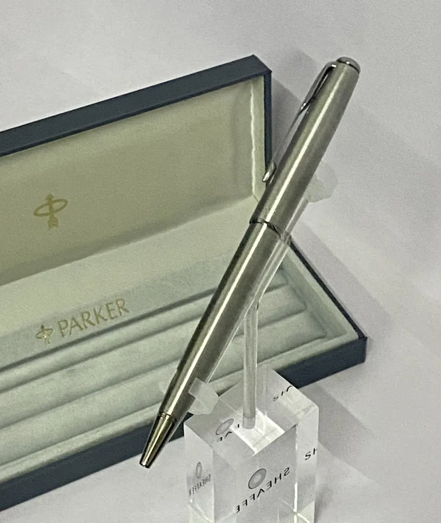 Bolígrafo Parker Sonnet Acero CT (Fabricado en Francia) - Nuevo en caja para regalo.